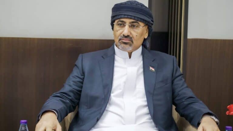 عيدروس الزبيدي watanserb.com