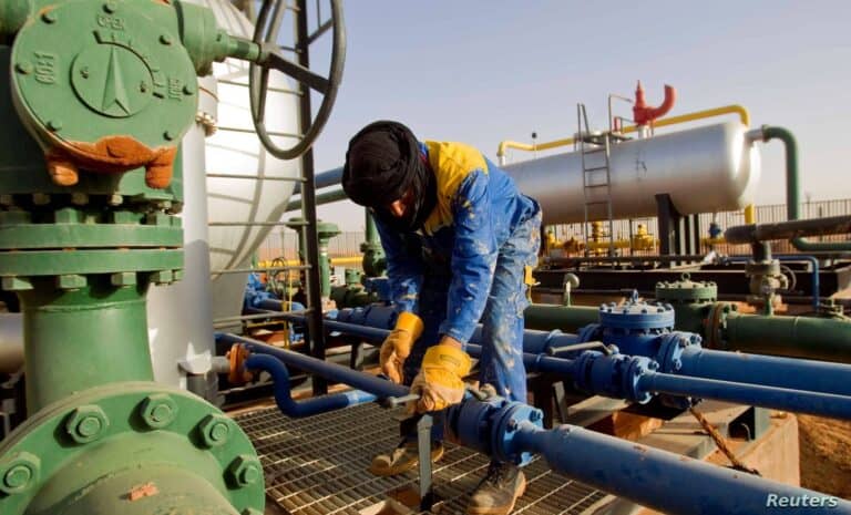 صحيفة إسبانية: بينما توقع إيطاليا الاتفاقات هناك.. لا يستطيع “سانشيز” أن يضع قدمه في الجزائر إسبانيا الجزائر watanserb.com