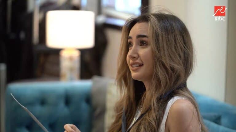 رامز جلال يسخر من ملابس هنا الزاهد المثيرة وبنطالها المقطع الذي كشف جسدها (فيديو) ملابس هنا الزاهد في برنامج رامز موفي ستار watanserb.com