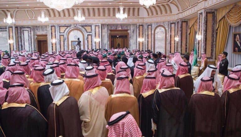 “مجتهد” يكشف: أمراء يُهرّبون حقيبة ملفات سرية لصحيفة أمريكية .. ماذا بداخلها! مجتهد" يكشف: أمراء يُهرّبون حقيبة ملفات سرية لصحيفة أمريكية