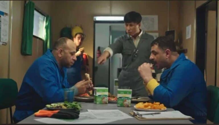 غضب عارم في أوساط الجالية المصرية بالصين بعد إعلان جبنة جرين لاند المسيء للعامل المصري الجالية المصرية في الصين غاضبة بعد إعلان "جبنة جرين لاند".. ألفاظ وإشارات خارجة مُهينة!