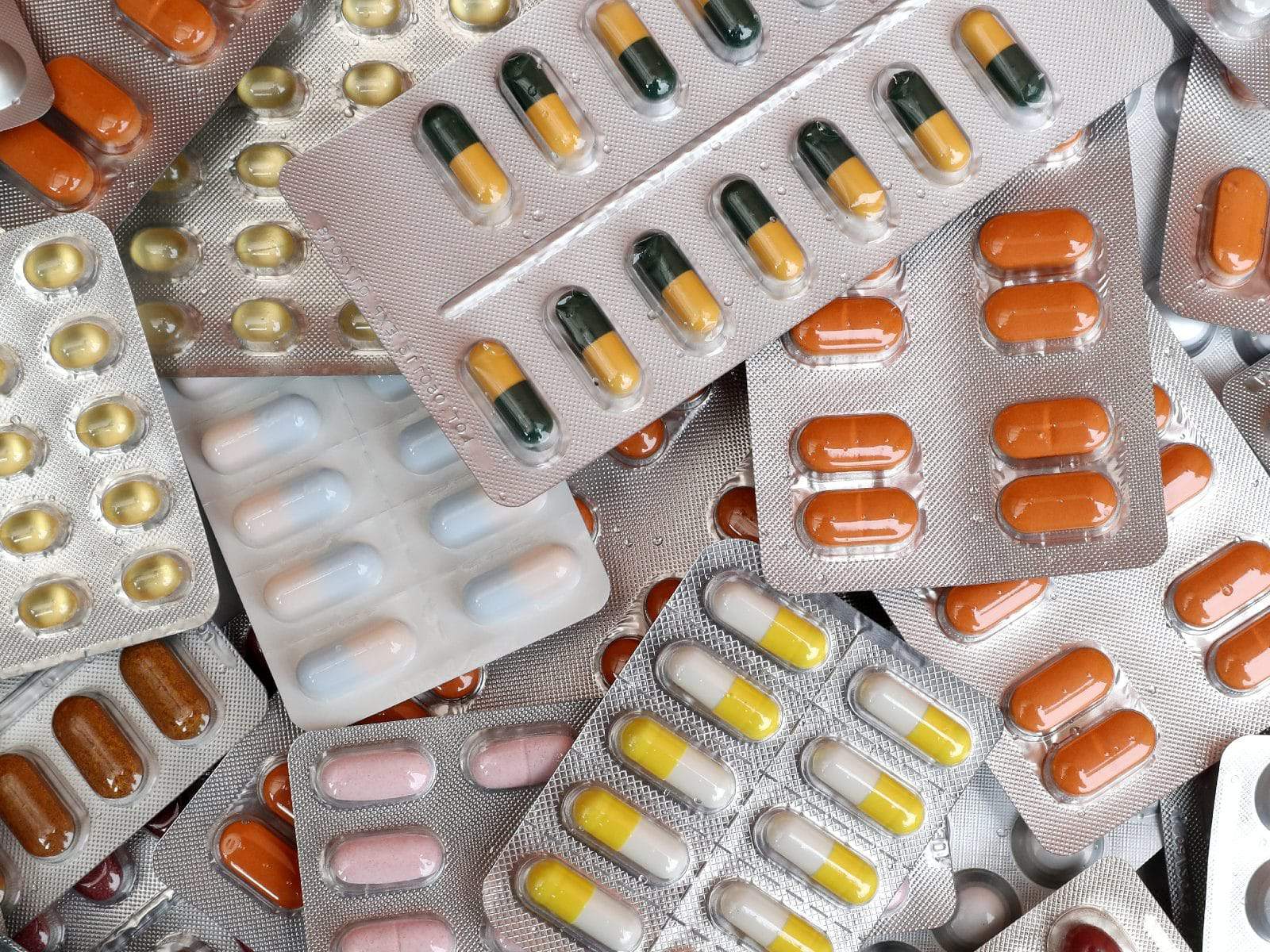 يعتبر تناول الدواء عن طريق الفم، طريقة علاجية أكثر شيوعًا و أمانًا لكنها ليست الأسهل