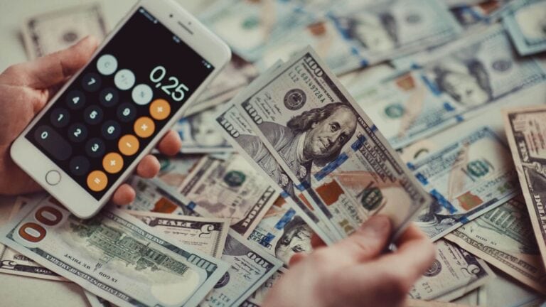 9 أسباب تجعل الاحتفاظ براتبك إلى نهاية الشهر مستحيلة! watanserb.com