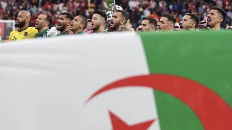 الفيفا يلغي حجز التذاكر المدفوعة الخاصة بمباريات المنتخب الجزائري في كأس العالم watanserb.com