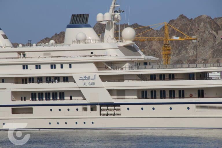 اليخت السلطاني آل سعيد watanserb.com