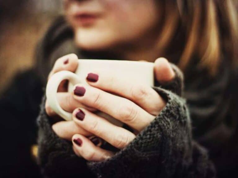 برودة اليدين.. هذا ما يحاول جسدك إخبارك به برودة اليدين.. هذا ما يحاول جسدك إخبارك به watanserb.com