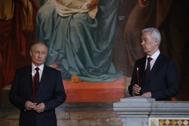 بوتين في قداس عيد الفصح1