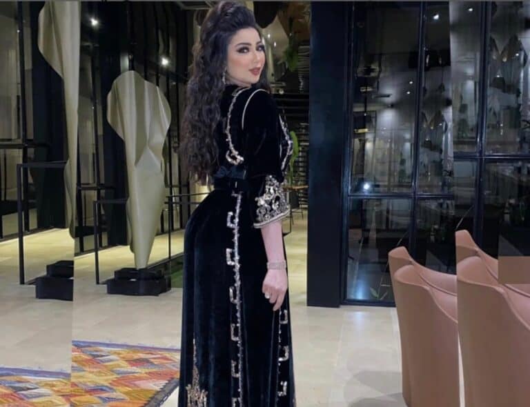 دنيا بطمة تستعرض مؤخرتها للجمهور watanserb.com