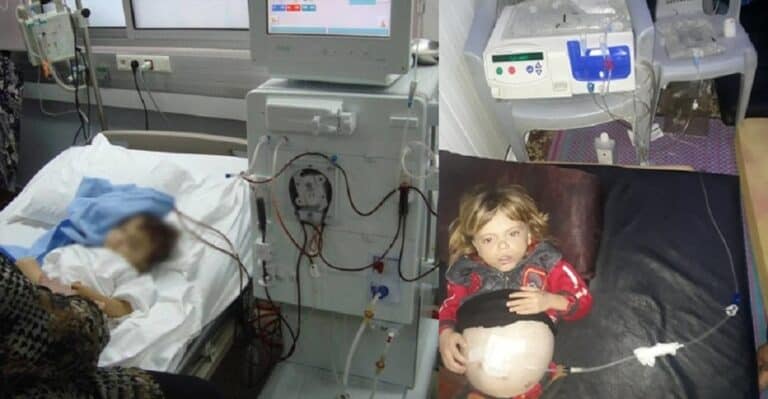 علي وحمزة.. شقيقان سوريان يصارعان الفشل الكلوي في مخيم الأزرق علي وحمزة.. شقيقان سوريان يصارعان الفشل الكلوي في مخيم الأزرق watanserb.com