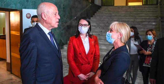 نادية عكاشة وقيس سعيد