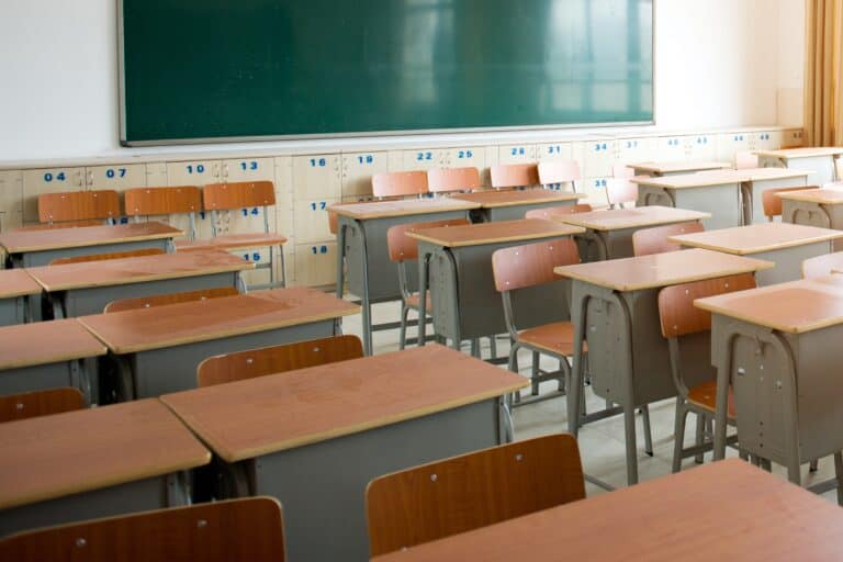 مصر.. ولي أمر يمارس الرذيلة مع سيدة داخل فصل مدرسة في نهار رمضان! watanserb.com