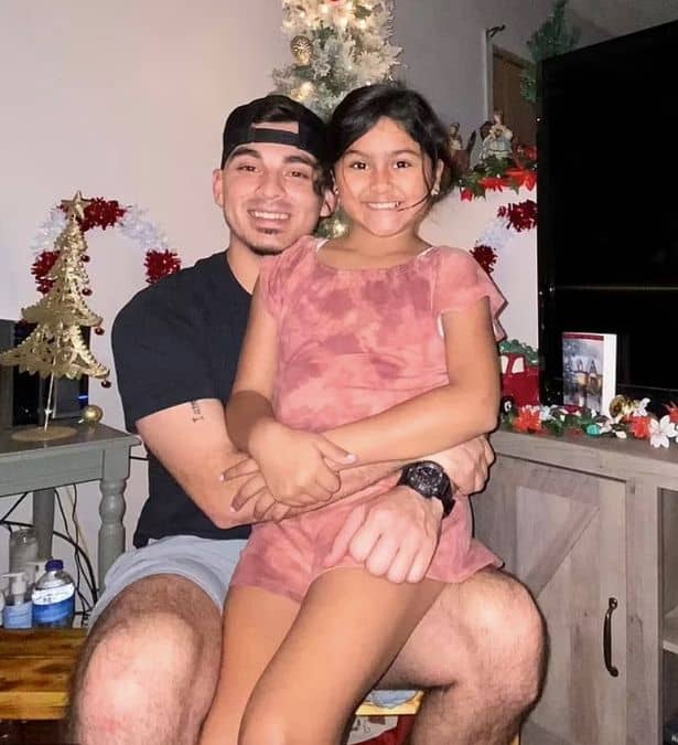 تم تأكيد وفاة أميري جو غارزا (على اليمين) من قبل والدها أنجيل جارزا (على اليسار)