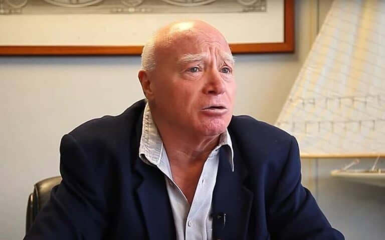 أكبر أثرياء فرنسا يحتجز قاصراً مغربية لممارساته الشاذة ثم يبيعها بعد البلوغ! أكبر أثرياء فرنسا يحتجز قاصراً مغربية لممارساته الشاذة ثم يبيعها بعد البلوغ! watanserb.com