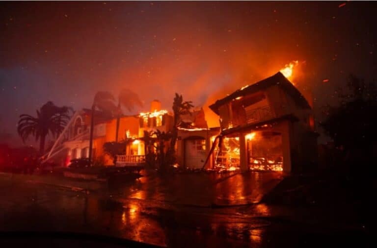 حرائق قصور كاليفورنيا watanserb.com