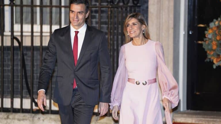 عقيد سابق في المخابرات الإسبانية: “سانشيز” استسلم للابتزاز المغربي لما يعرفونه عن زوجته سانشيز watanserb.com