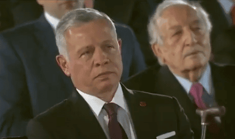 لماذا بكى الملك الأردني عبدالله الثاني خلال حفل عيد الاستقلال؟! الملك عبدالله الثاني عيد الاستقلال watanserb.com