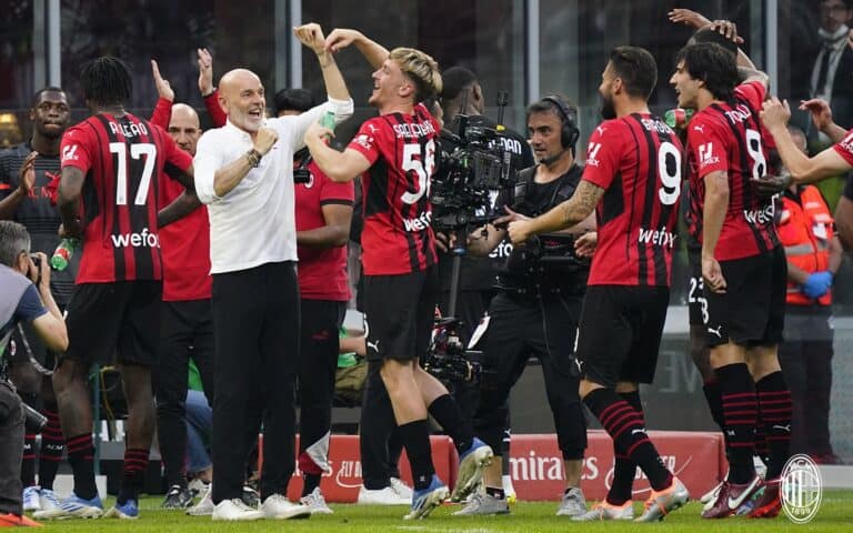 ميلان وإنتر والصراع على لقب الدوري الإيطالي watanserb.com