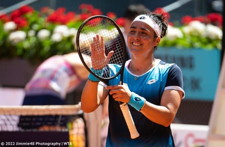 التونسية جابر تتوج ببطولة مدريد كأول عربية وأفريقية في كرة التنس watanserb.com