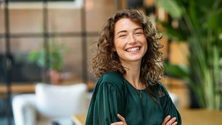 لماذا لا تستطيع بعض النساء أن يرون أنفسهنّ في الصور؟ watanserb.com