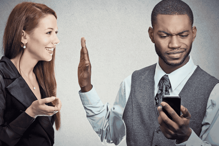 الانجذاب لمن يرفضنا watanserb.com