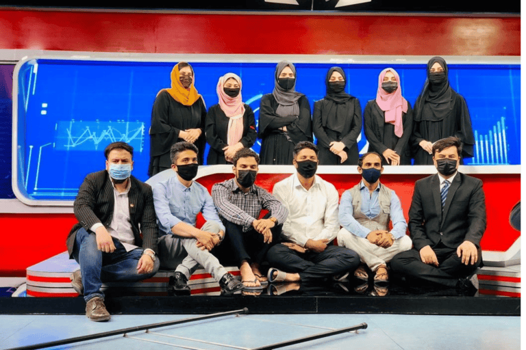 فرض النقاب على مذيعات أفغانستان watanserb.com