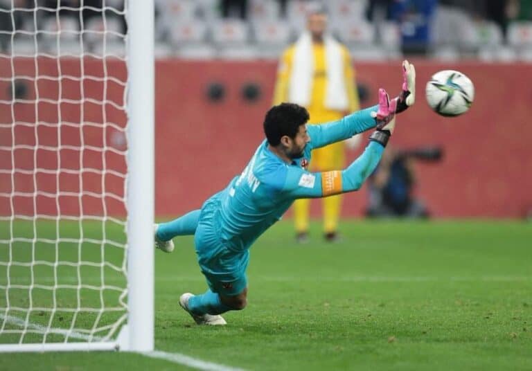 محمد الشناوي وعرض نادي النصر السعودي watanserb.com