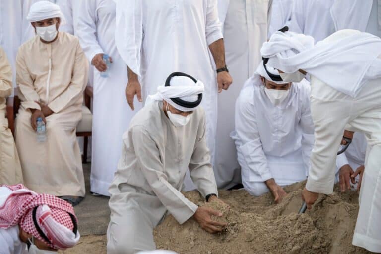 دفن خليفة بن زايد watanserb.com