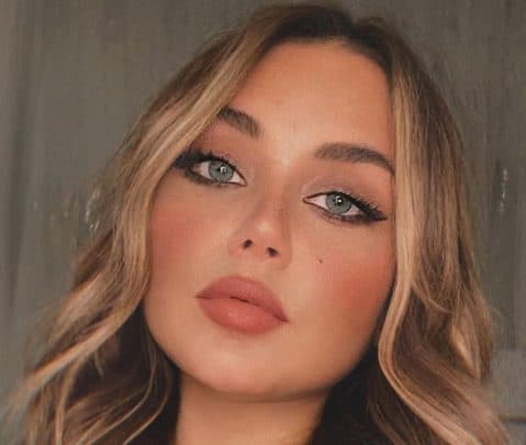 ابنة هيفاء وهبي بالروب في مركز التجميل وما لاحظه المتابعون على يدها غريب! (شاهد) watanserb.com