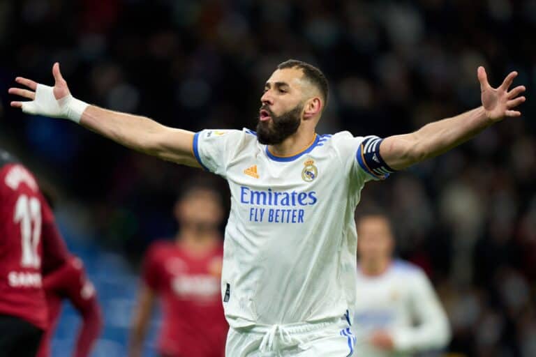 بنزيما يسخر من مبابي ويتوعد ليفربول في نهائي دوري أبطال أوروبا (فيديو) سخرية بنزيما من مبابي بعد تجديد عقده مع باريس سان جيرمان watanserb.com