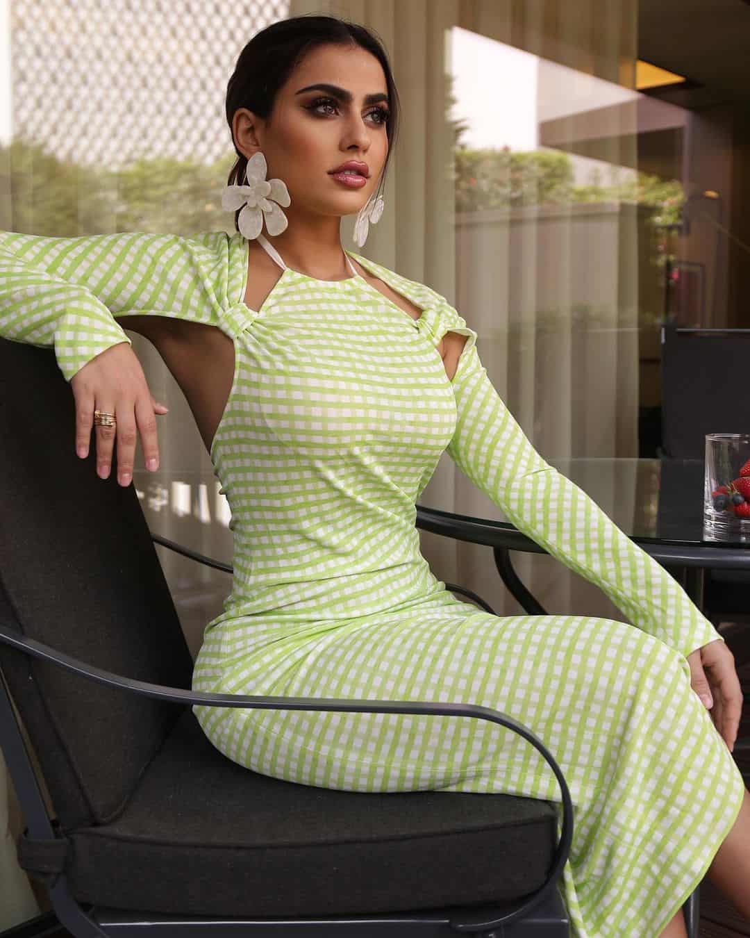 دكتورة يومي