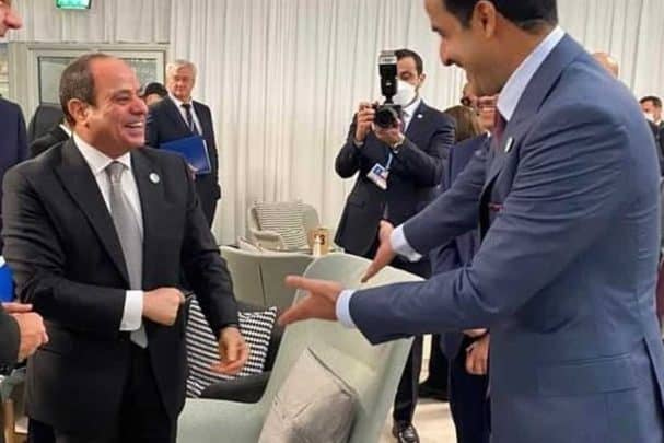 موقف مضحك لـ”السيسي” خلال استقباله أمير قطر في قصر الاتحادية السيسي واستقبال أمير قطر watanserb.com
