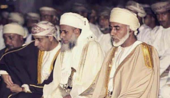 علي الظفيري يفاجئ مفتي عُمان بسؤال عن أمر أثار جدلا كبيرا أيام السلطان قابوس.. ورد جريء علي الظفيري و مفتي عُمان watanserb.com