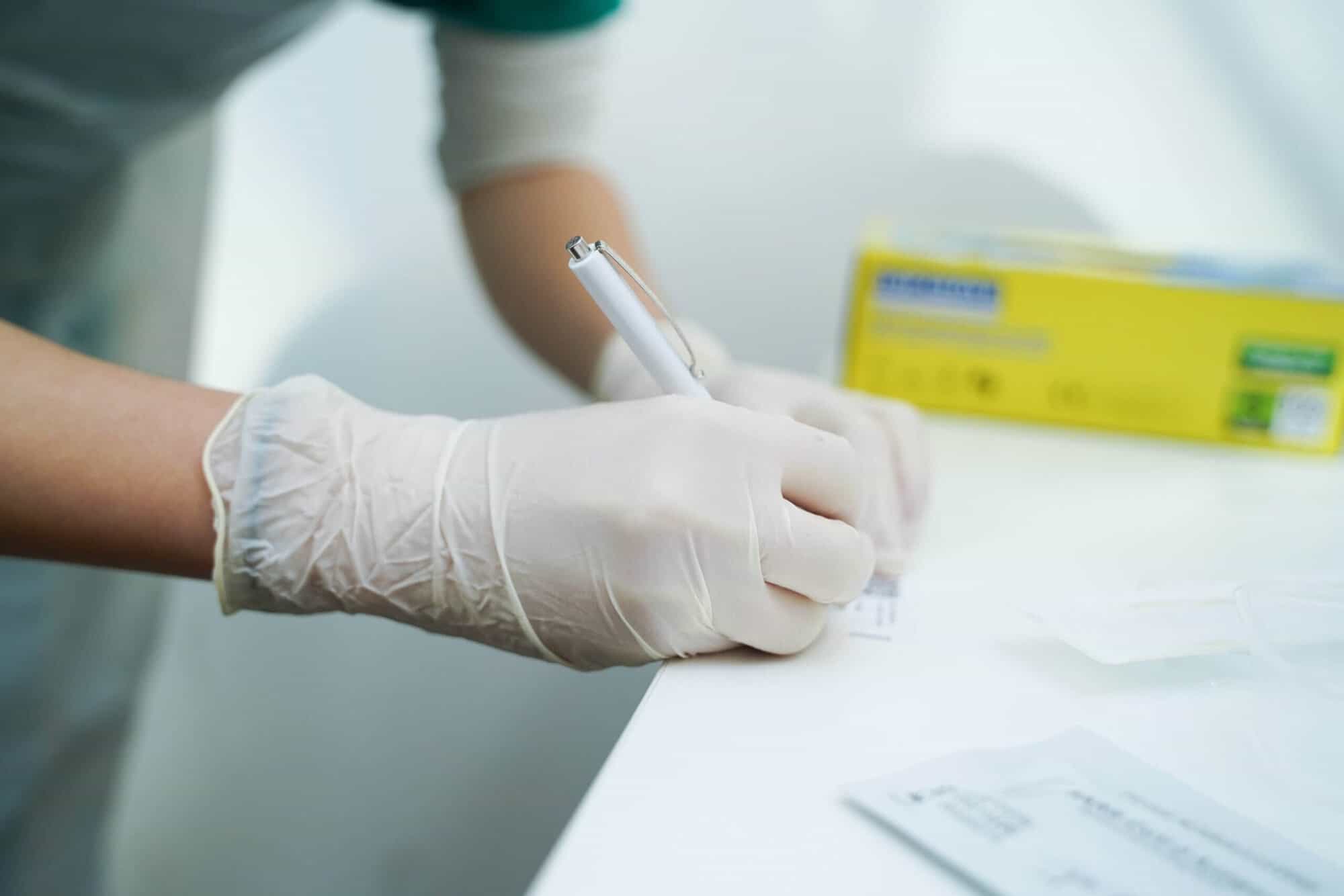 مراهق ألماني يجني ثروة من "لقاح كورونا".. لن تتخيل ماذا فعل! watanserb.com