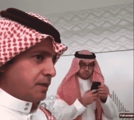 تفاعل واسع مع فيديو لشاب سعودي أحرج وزير الإسكان بالمملكة و”أخرسه” مواطن يحرج وزير الشؤون البلدية والقروية والإسكان watanserb.com