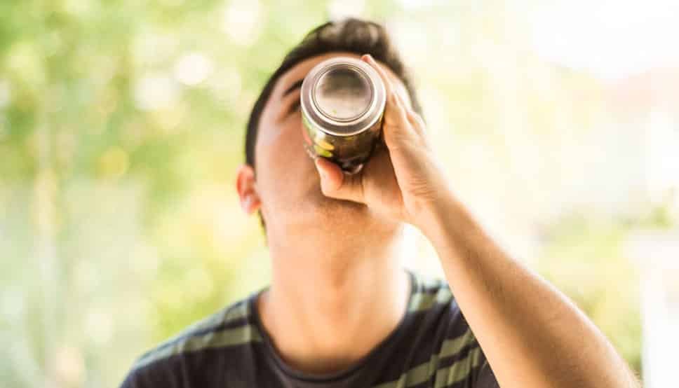 مشروبات الطاقة مغرية للشباب