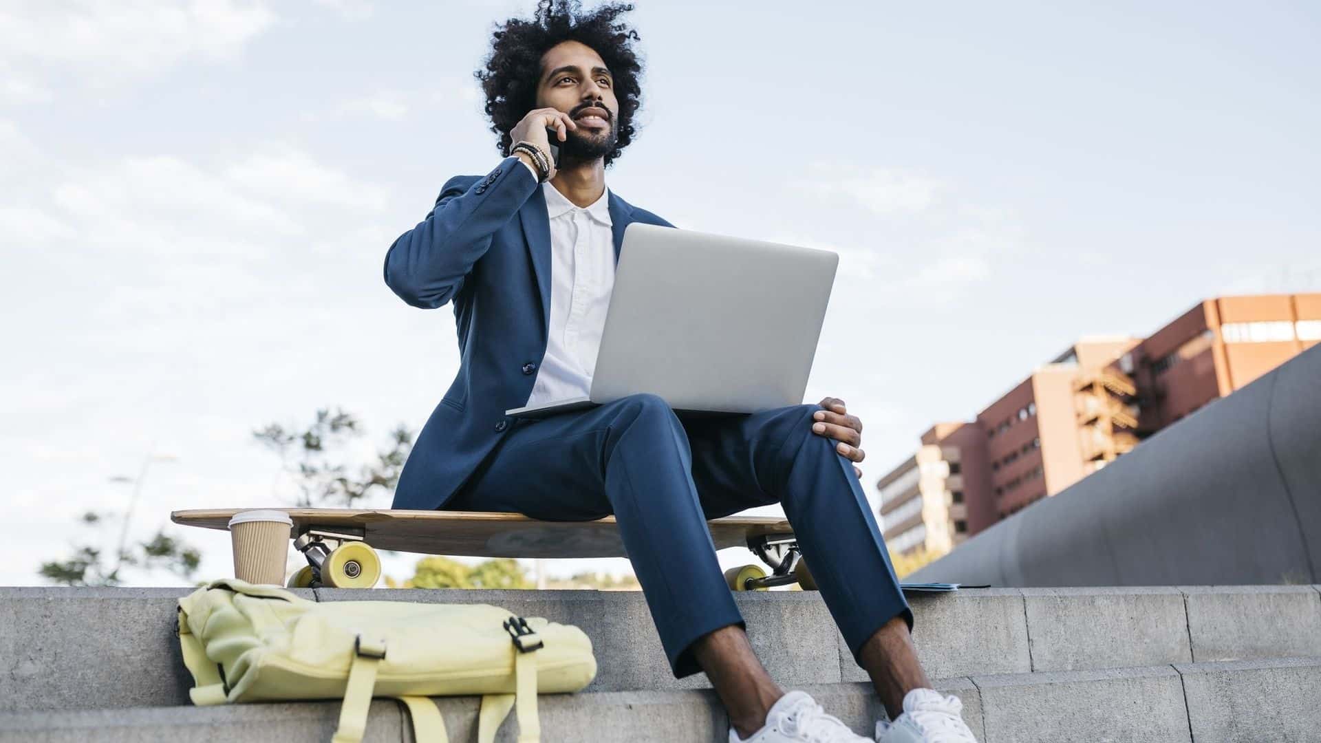 الدراسة تنصح بتجنب مدن مثل دبي وسنغافورة بسبب كثرة العمل وقلة الإجازات