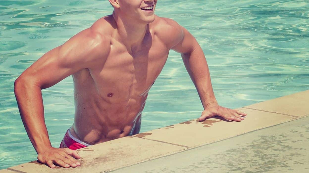 الرجل القوي جسديا يجذب المرأة