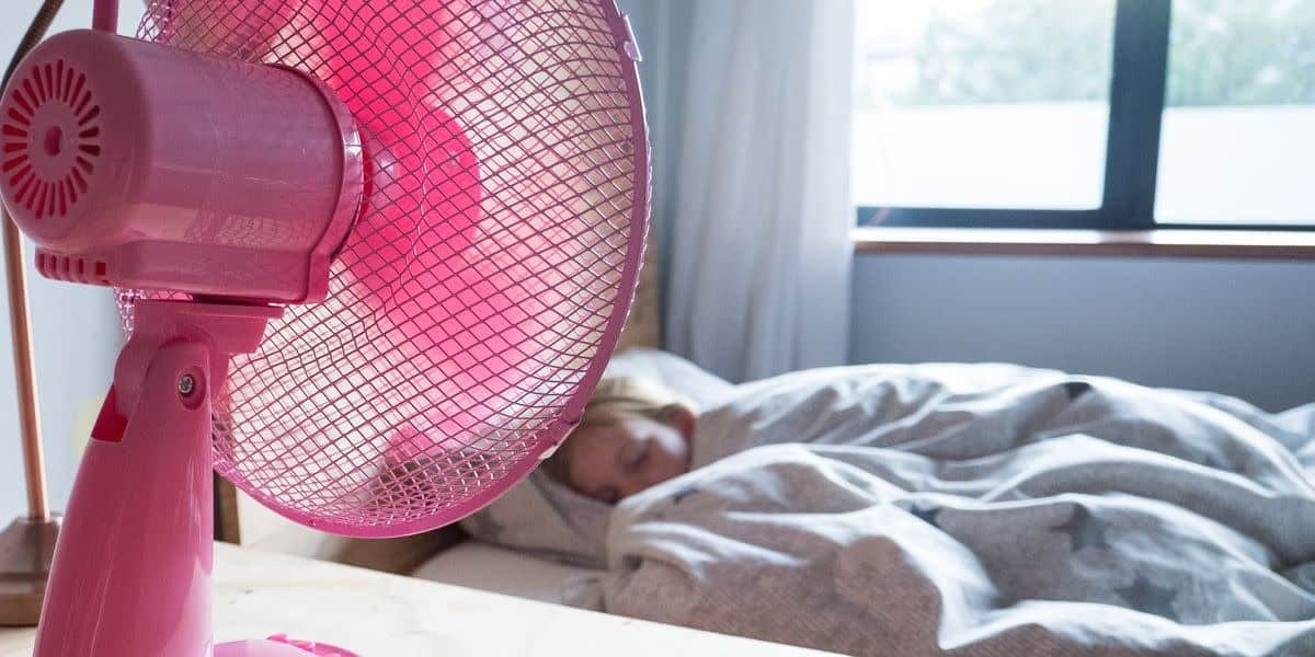 تسبب المروحة جفاف العينين والجلد