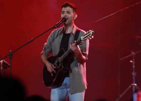 إعلامي مصري: "حمزة نمرة تنفع من الربيع العربي ثم رمى بياضه على الثورات المضادة وشكر تركي آل الشيخ" watanserb.com