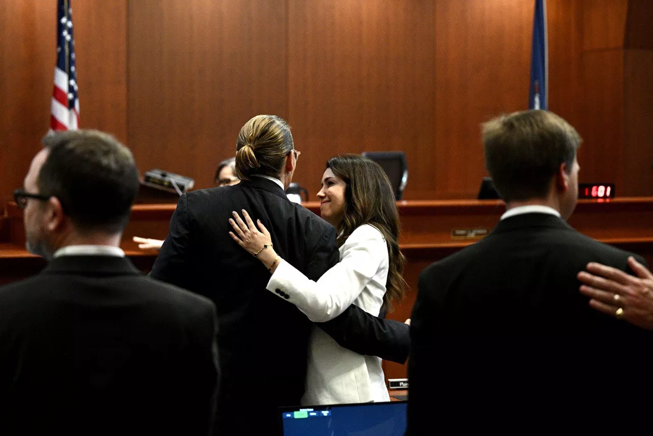 جوني ديب و كاميل فاسكيز watanserb.com