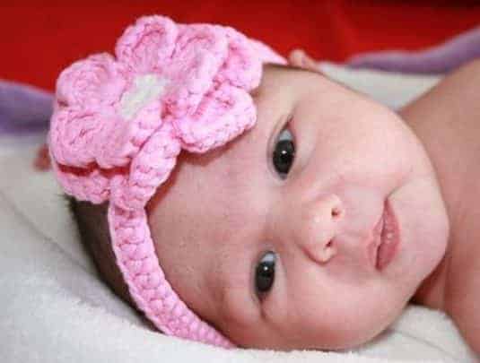 “وضع نقطة زيت داخل الأذن” .. وصفة طبيعيّة قديمة فما الذي تعالجه؟! | القصة الكاملة الأطفال الرضع