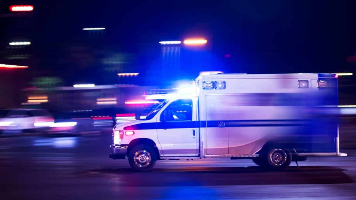 عدم إفساح المجال لسيارات الإسعاف يعاقب عليه القانون في أوروبا