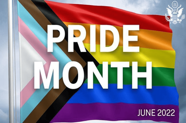 السفارة الأمريكية تثير غضب الكويتيين بسبب المثلية الجنسية.. ومطالب بتحرك دبلوماسي السفارة الأمريكية في الكويت watanserb.com