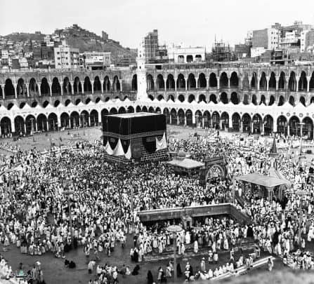 لقطات تاريخية نادرة للحرم المكي وظهور الملك سلمان بعمر ثلاث سنوات في الحج صور قديمة للحرم والكعبة watanserb.com