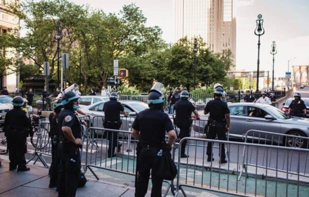 قتلى وجرحى في إطلاق نار بمركز تجاري أمريكي.. و”هذا” مصير المهاجم (فيديو) إطلاق نار بمركز تجاري أمريكي watanserb.com