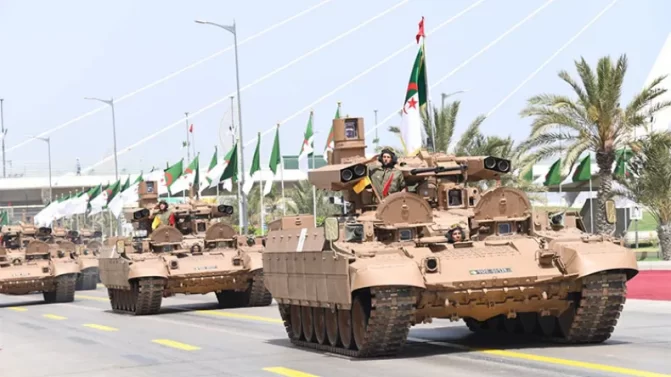 عرض عسكري ذكرى استقلال الجزائر watanserb.com