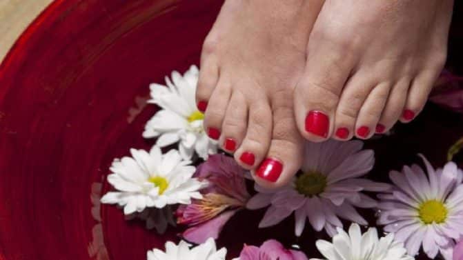 تنتفخ الأقدام مع حلول فصل الصيف watanserb.com