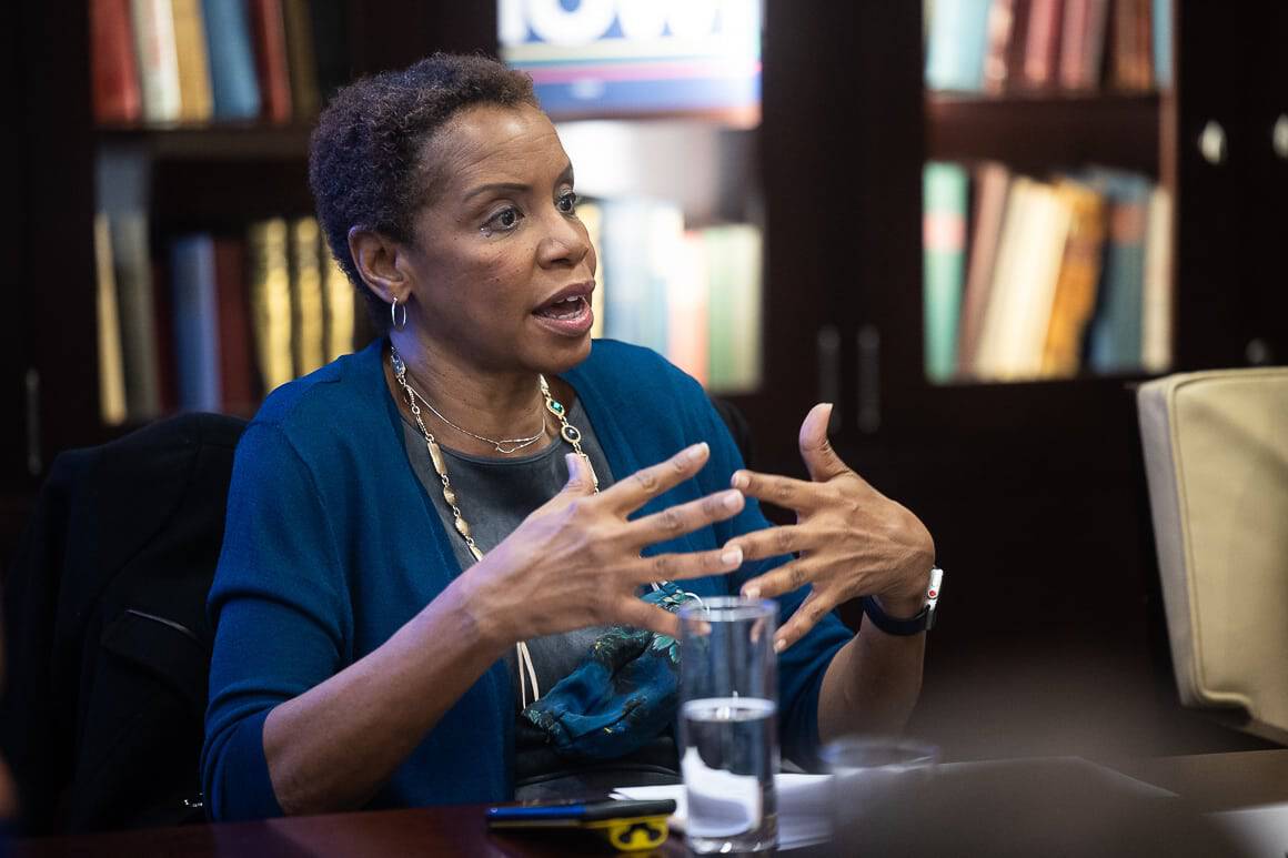 دونا إدواردز