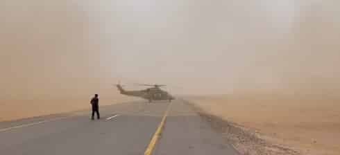 عمان: إنقاذ جوي مبهر لمصاب في حادث مروري أودى بحياة 4 أشخاص (فيديو) طيران الشرطة العمانية watanserb.com