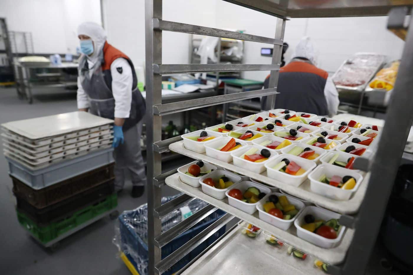 كيفية إعداد الطعام على متن الطائرة watanserb.com